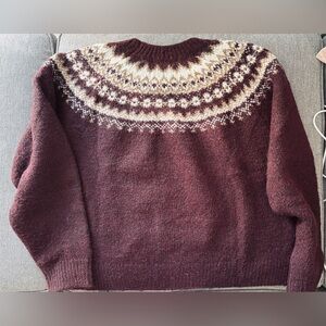 UNIQLO Women's Burgundy Patterned Sweater